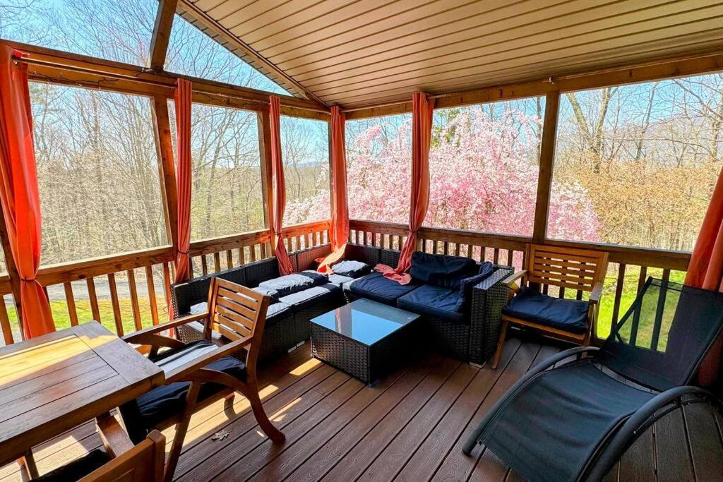 Woodland Whimsy A Private Escape, Hot Tub, Pool, Sunroom Saugerties Zewnętrze zdjęcie